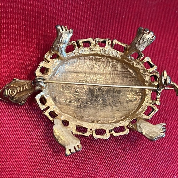 Vintage Brooches/Pins set of 3. Roaster Toledo Spain, Turtle Pell & Squirrel. - Picture 6 of 15